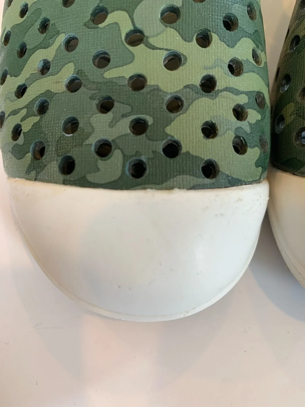 Old Navy Little Kids Boys Size 11 Green Camo Slip-On Waterproof Plastic Shoes